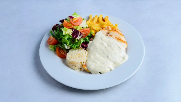 Chicken breast with gorgonzola sauce
