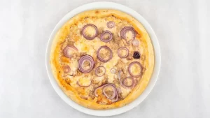 Pizza with tuna